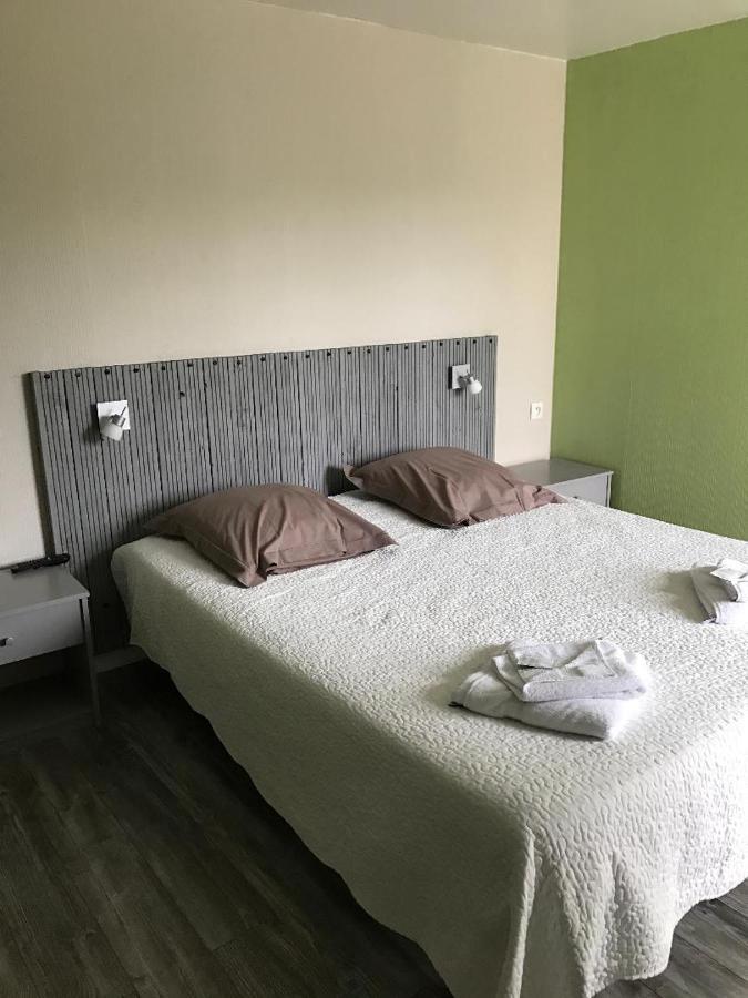 Hotel Du Viaduc Le Vigeant Eksteriør bilde